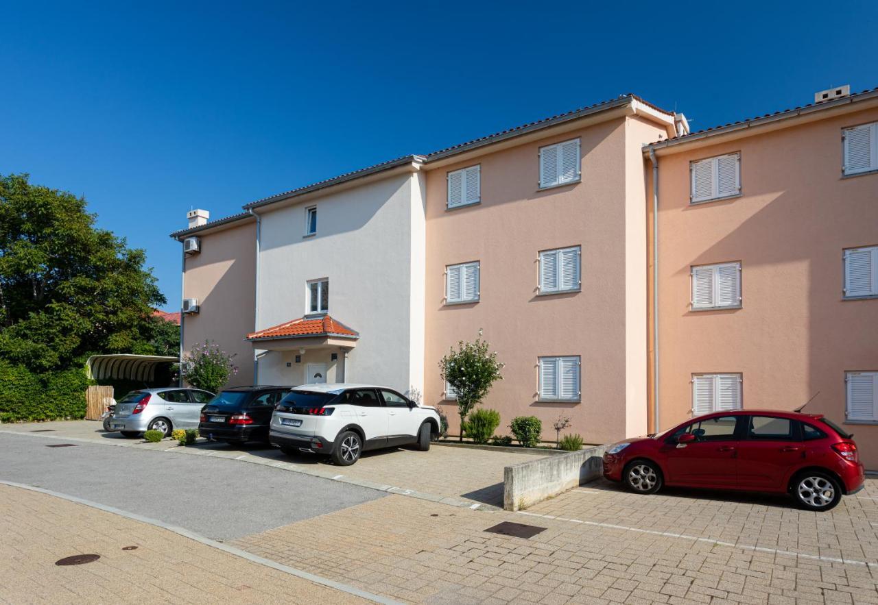 Apartments Crnekovic IV Baška Exterior foto